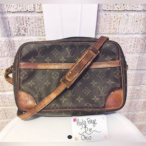 Vintage ‘86 Trocadero 27 Crossbody❣️Strap needs repaired❣️